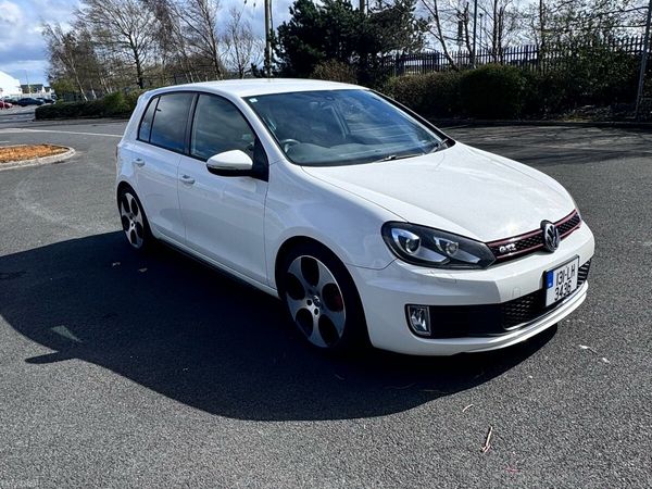 Volkswagen Golf Hatchback, Petrol, 2013, White