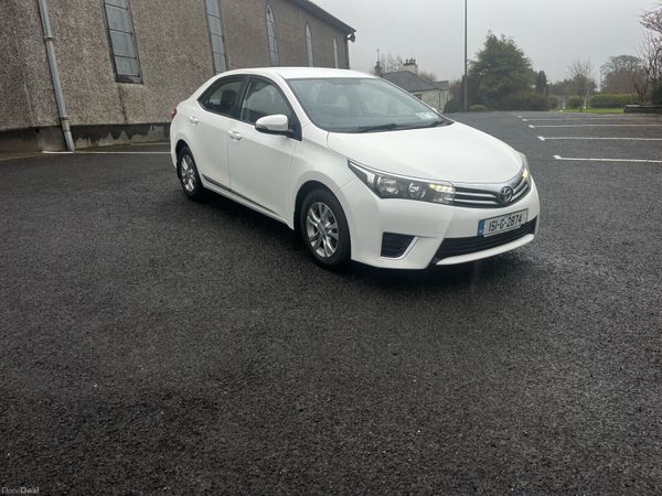Toyota Corolla Saloon, Diesel, 2015, White