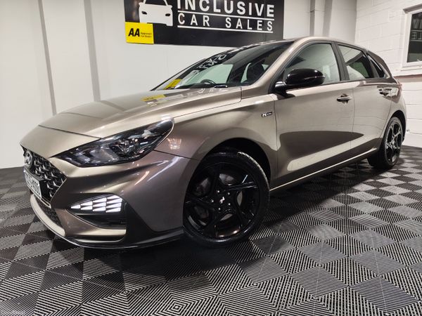 Hyundai i30 Hatchback, Petrol, 2022, Gold
