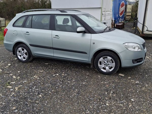 Skoda Fabia Estate/Jeep, Petrol, 2010, Green