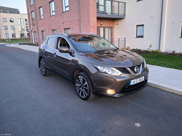Nissan Qashqai Hatchback, Diesel, 2014, Bronze