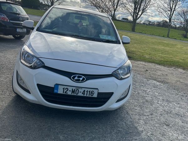 Hyundai i20 Hatchback, Diesel, 2012, White