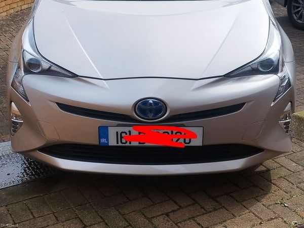 Toyota Prius Hatchback, Petrol Hybrid, 2016, Gold