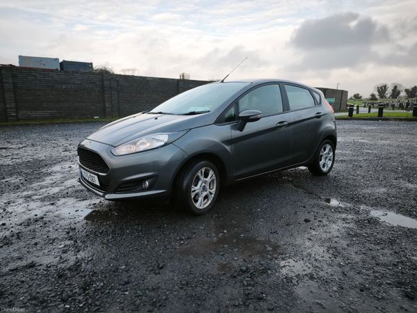 Ford Fiesta Hatchback, Petrol, 2017, Grey