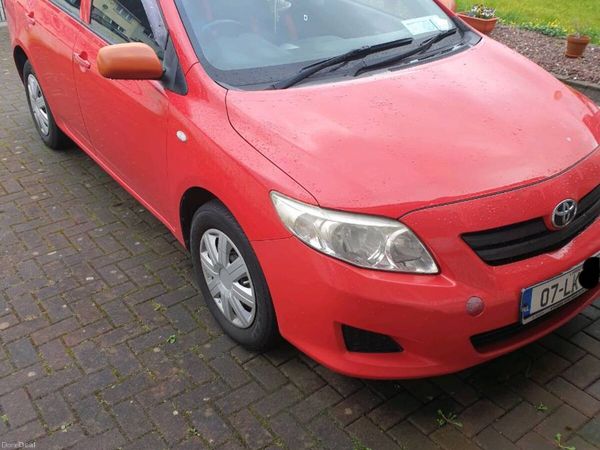 Toyota Corolla Saloon, Petrol, 2007, Red