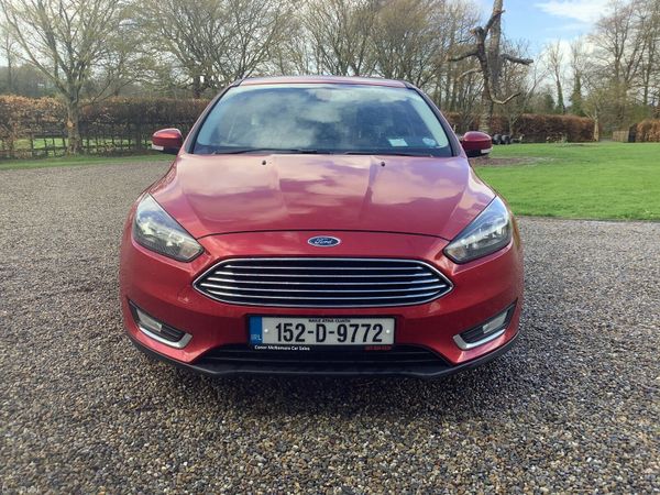 Ford Focus Hatchback, Diesel, 2015, Red