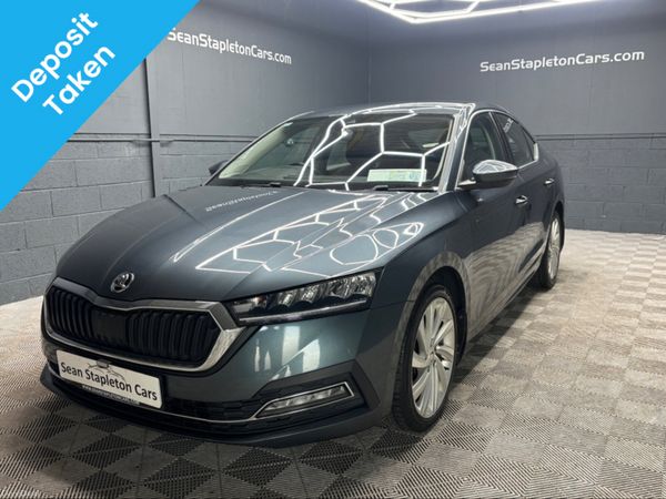 Skoda Octavia Hatchback, Diesel, 2021, Grey
