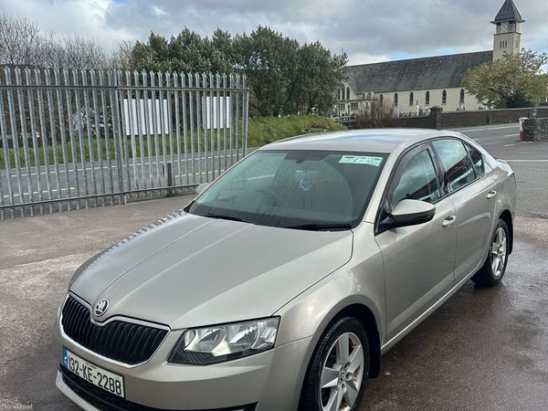 Skoda Octavia Hatchback, Diesel, 2013, Beige