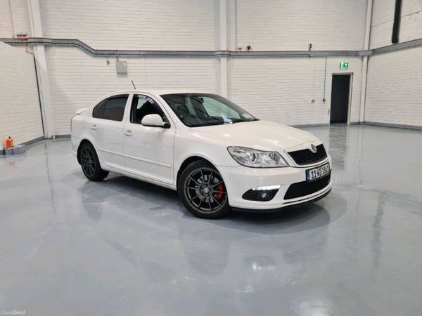 Skoda Octavia Hatchback, Diesel, 2011, White