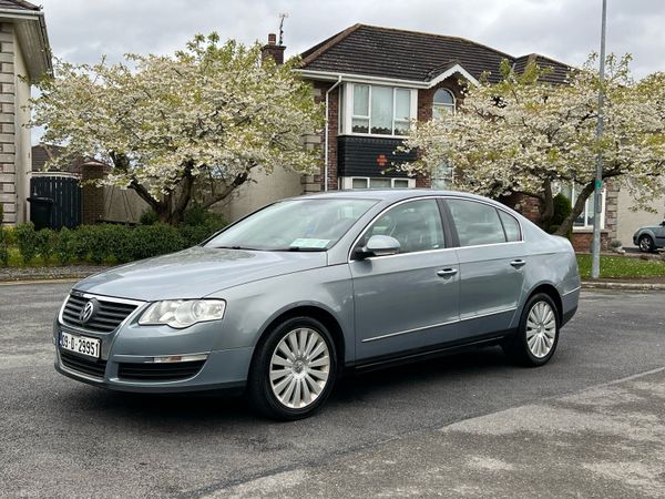 Volkswagen Passat Saloon, Diesel, 2009, Grey