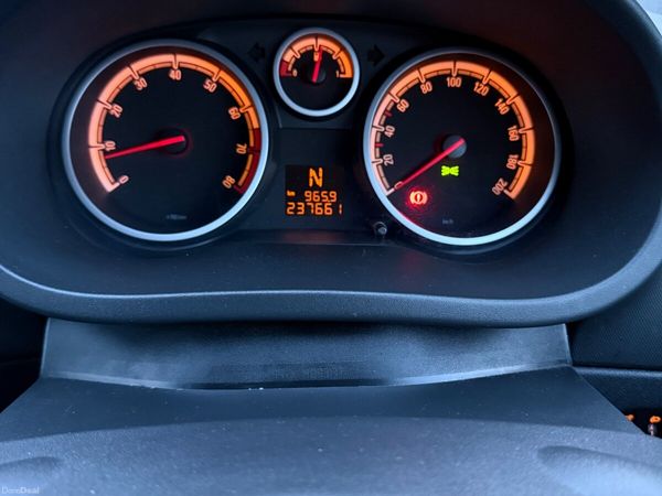 Opel Corsa Hatchback, Petrol, 2014, Black