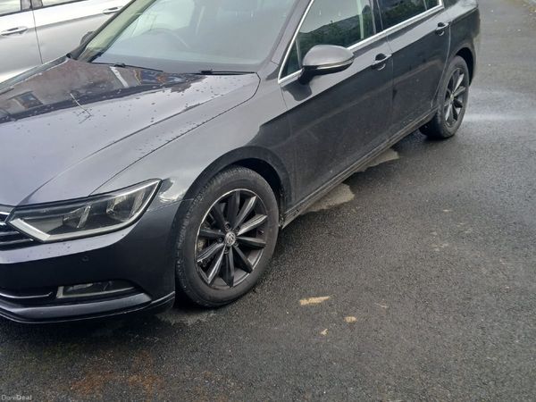 Volkswagen Passat Saloon, Diesel, 2017, Grey