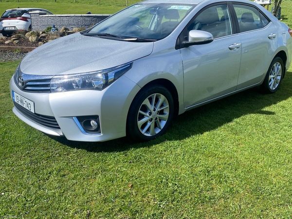 Toyota Corolla Saloon, Diesel, 2015, Silver