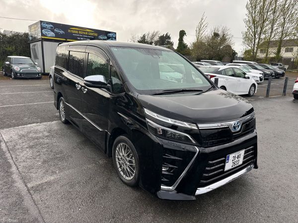 Toyota Voxy Van, Petrol Hybrid, 2021, Black