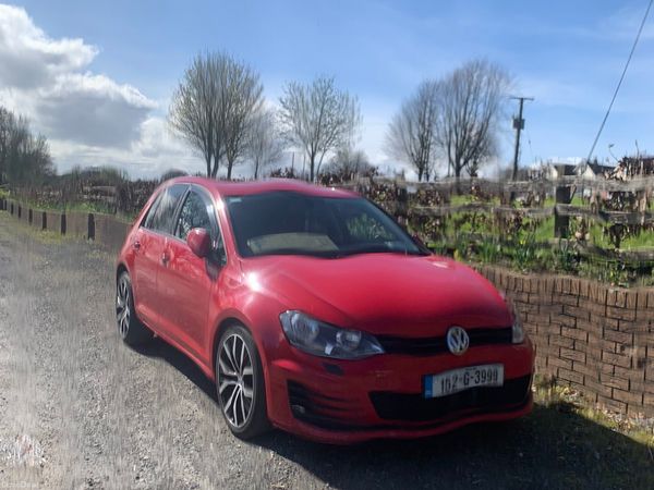Volkswagen Golf Hatchback, Diesel, 2015, Red
