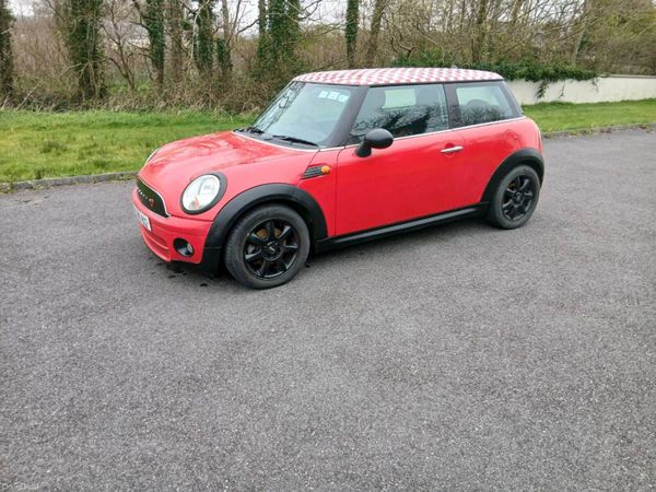 Mini Cooper Hatchback, Diesel, 2009, Red