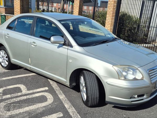 Toyota Avensis Saloon, Petrol, 2004, Silver