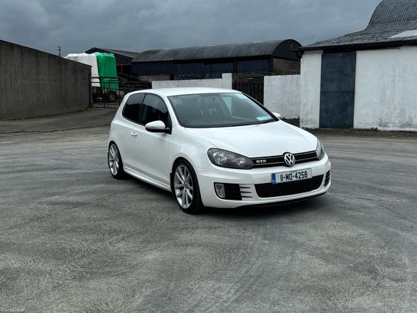 Volkswagen Golf Hatchback, Diesel, 2011, White