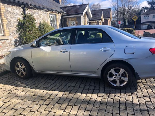 Toyota Corolla Saloon, Diesel, 2012, Blue