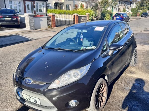 Ford Fiesta Hatchback, Petrol, 2012, Black
