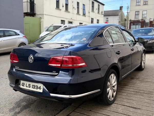 Volkswagen Passat Saloon, Diesel, 2012, Blue