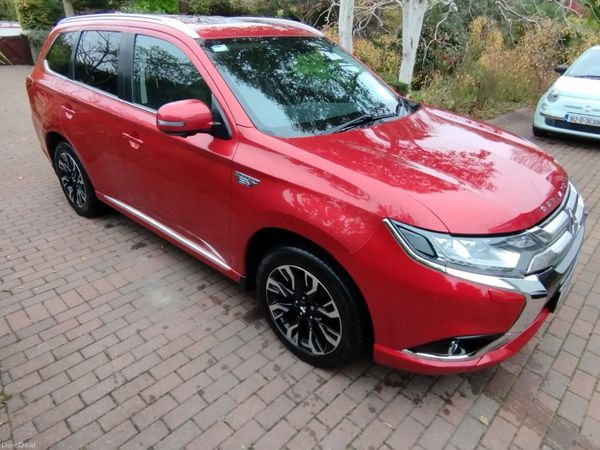 Mitsubishi Outlander SUV, Petrol Plug-in Hybrid, 2016, Red