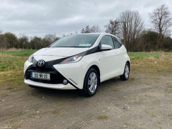 Toyota Aygo Hatchback, Petrol, 2015, White