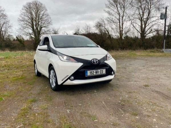 Toyota Aygo Hatchback, Petrol, 2015, White