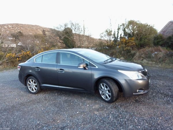 Toyota Avensis Saloon, Petrol, 2010, Grey