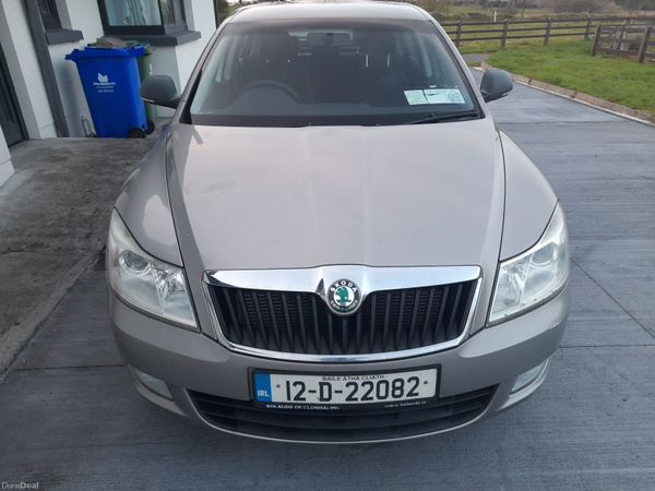 Skoda Octavia Saloon, Diesel, 2012, Beige