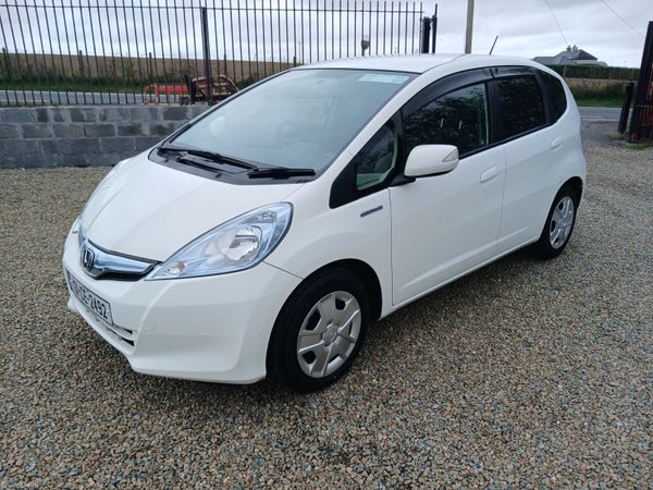 Honda Fit Hatchback, Petrol Hybrid, 2013, White