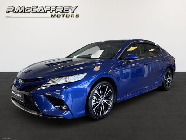Toyota Camry Saloon, Petrol Hybrid, 2020, Blue