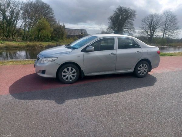 Toyota Corolla Saloon, Diesel, 2009, Silver