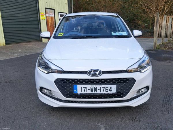 Hyundai i20 Hatchback, Petrol, 2017, White