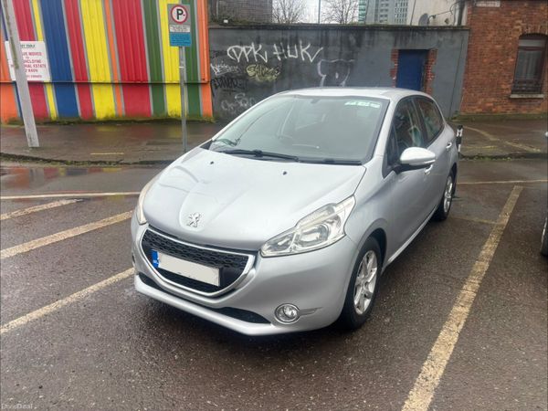 Peugeot 208 Hatchback, Petrol, 2014, Silver