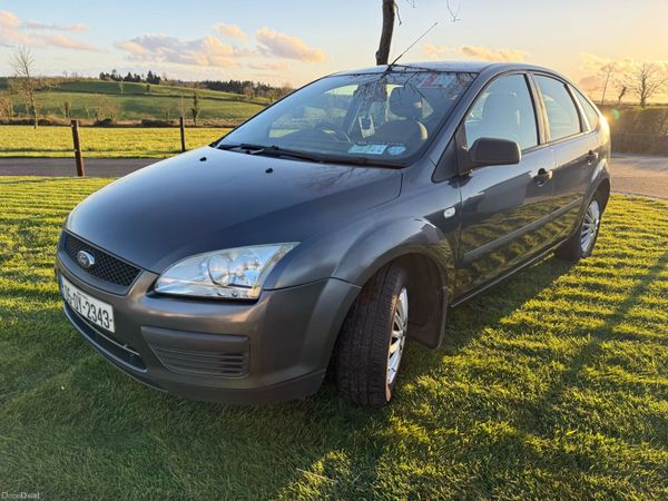 Ford Focus Hatchback, Petrol, 2005, Grey