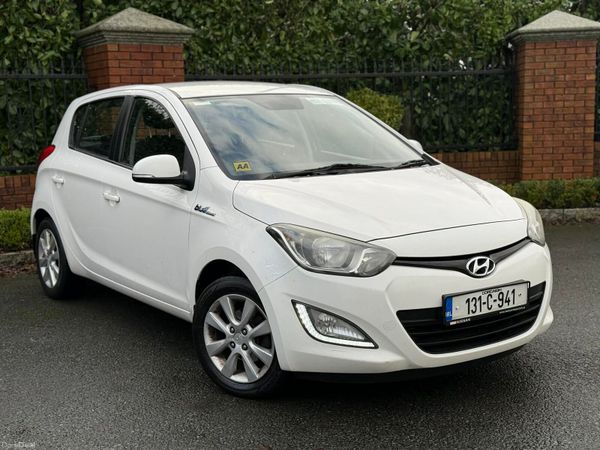 Hyundai i20 Hatchback, Petrol, 2013, White