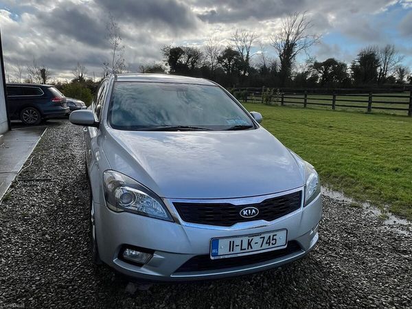 Kia Ceed Hatchback, Diesel, 2011, Silver