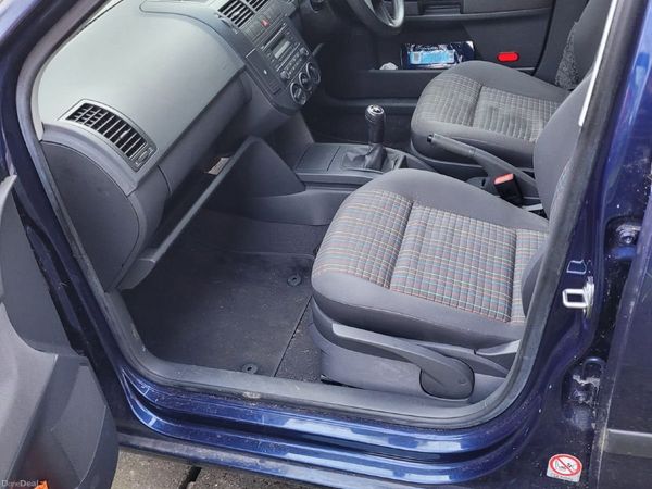 Volkswagen Polo Hatchback, Petrol, 2006, Blue