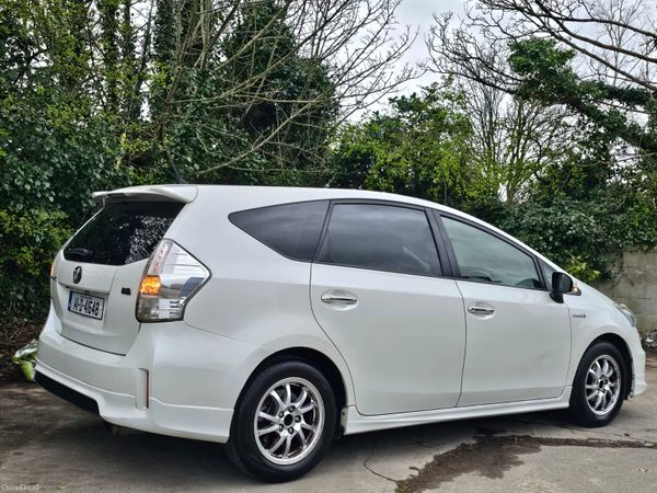 Toyota Prius MPV, Petrol Hybrid, 2014, White