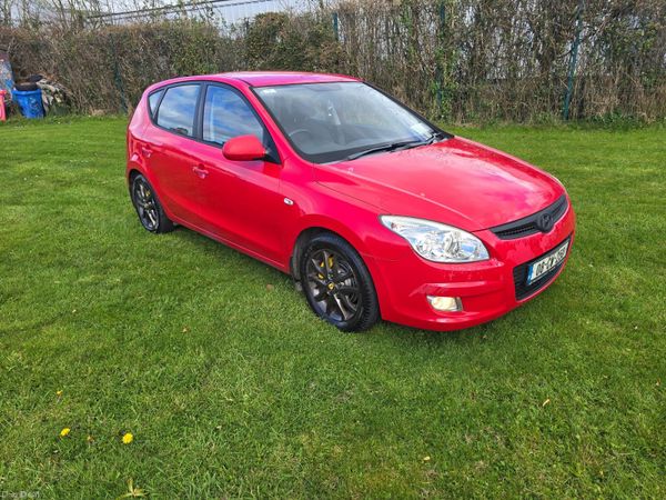 Hyundai i30 Hatchback, Petrol, 2008, Red