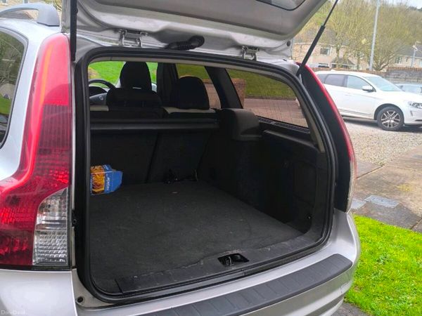 Volvo V50 Estate, Diesel, 2010, Silver