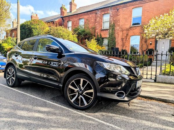 Nissan Qashqai Hatchback, Diesel, 2015, Black