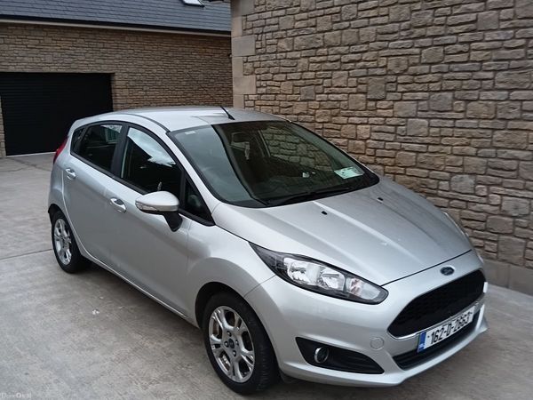 Ford Fiesta Hatchback, Petrol, 2016, Silver