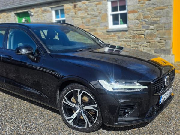 Volvo V60 Estate, Petrol Plug-in Hybrid, 2022, Black