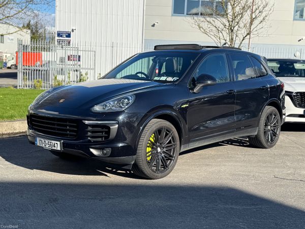 Porsche Cayenne SUV, Petrol Plug-in Hybrid, 2017, Black