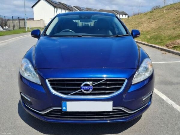 Volvo V40 Hatchback, Petrol, 2014, Navy