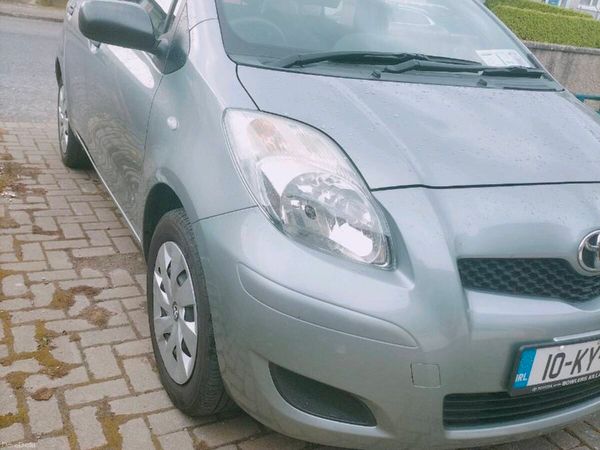 Toyota Yaris Hatchback, Petrol, 2010, Silver
