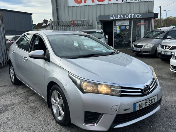 Toyota Corolla Saloon, Diesel, 2014, Silver