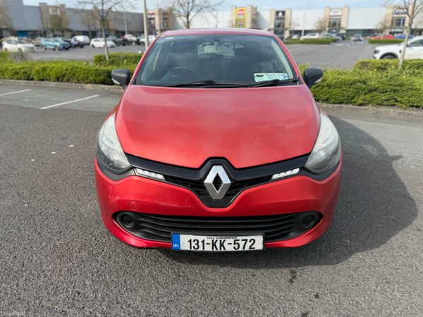 Renault Clio Hatchback, Petrol, 2013, Red